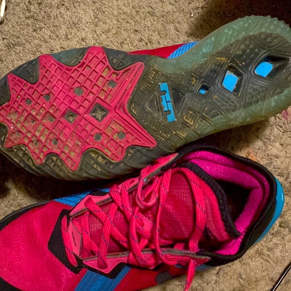 Lebron James 18  low fireberry - Picture 5 of 6